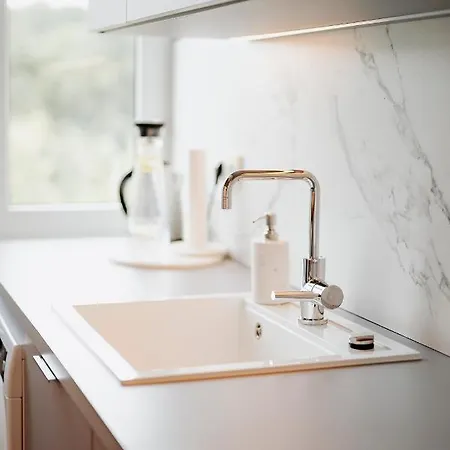 Moderne Ruhige 2-zimmer In Appartement *