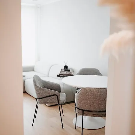 Moderne Ruhige 2-zimmer In * קוסוויג