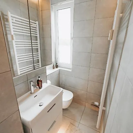 Moderne Ruhige 2-zimmer In Coswig (Saxony)